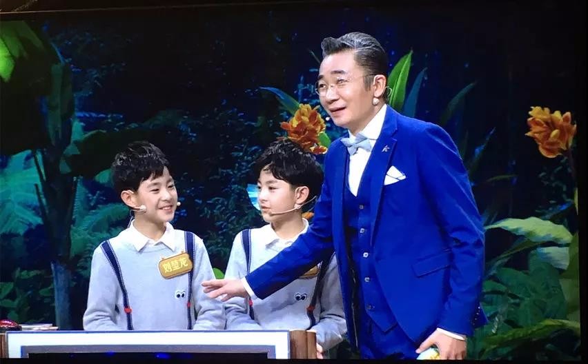 世纪博湾正大综艺动物来啦高颜值双胞胎可乐兄弟做客央视