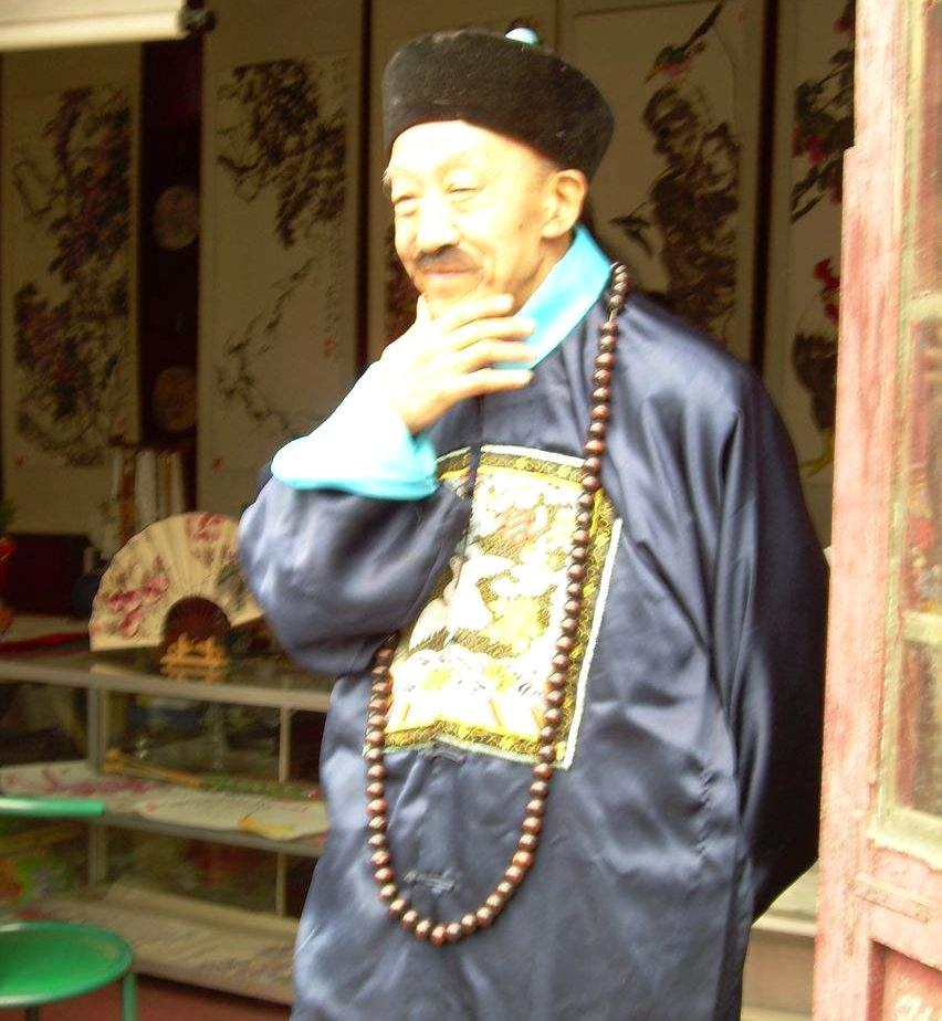 县太爷写了一副恬不知耻的春联,都快被老百姓玩坏了!