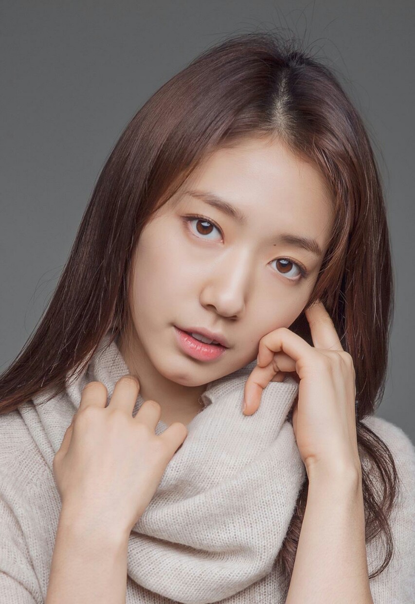 朴信惠很多人都喜欢,看过照片你来评价她的美