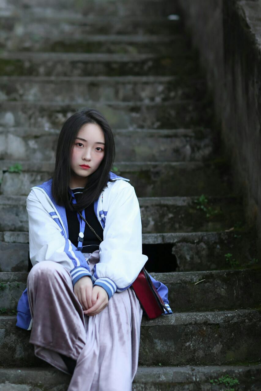 校花美女 年龄17 高三 来自四川达州 2018播表艺考生