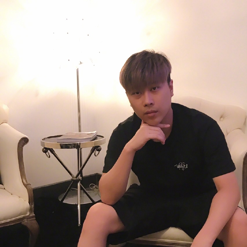 先五五开开挂后饼干机器人刷屏