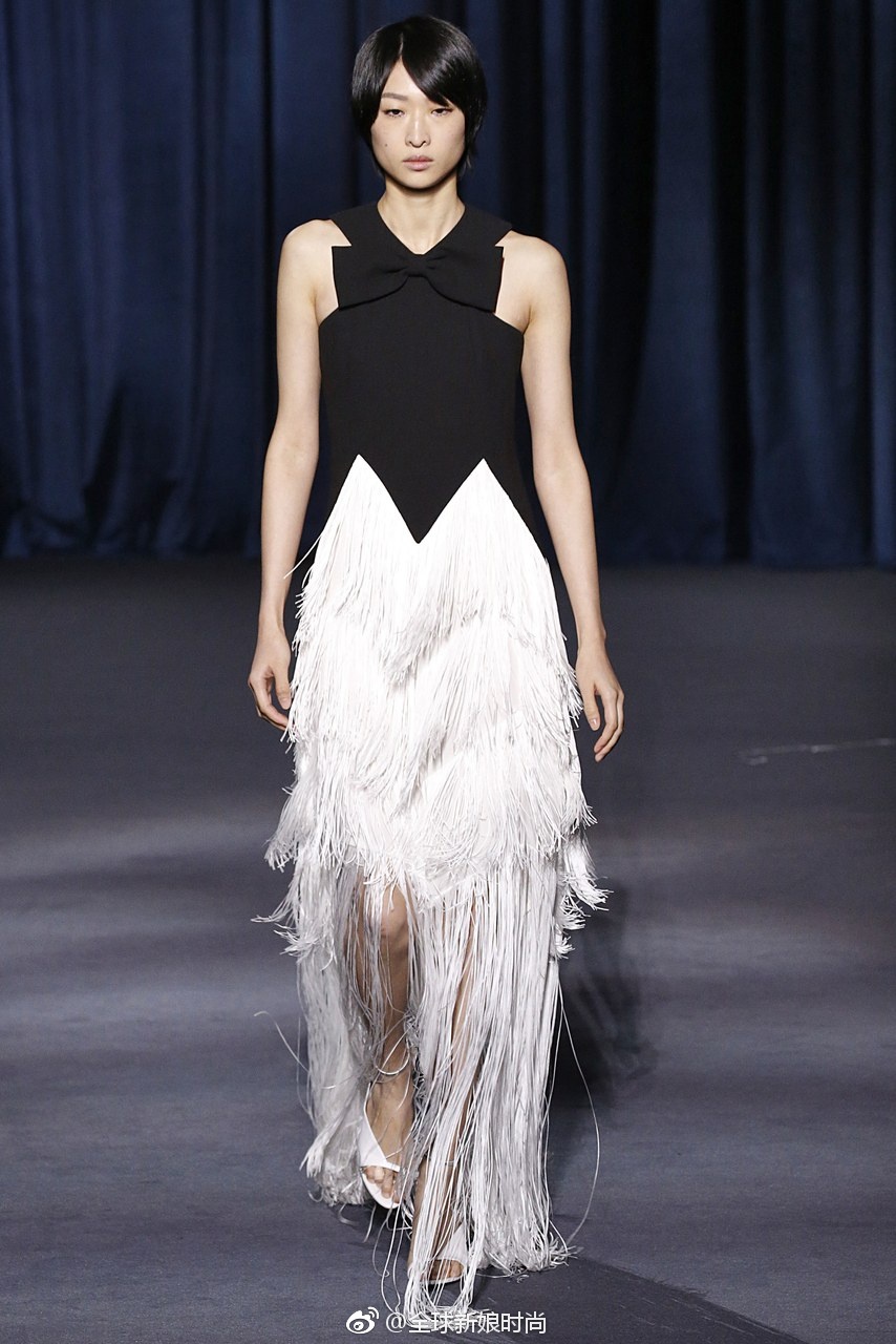 本季巴黎时装周上最具新娘气息的裙子