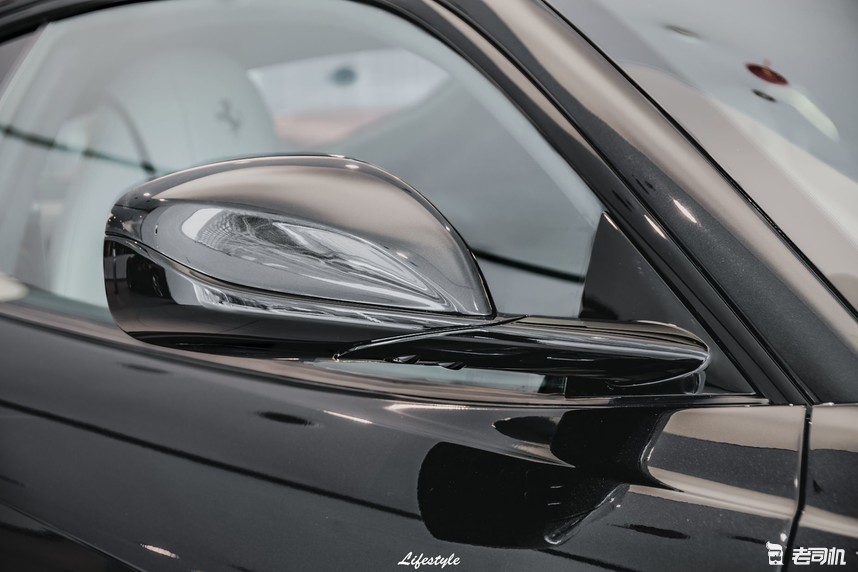 法拉利812 superfast"超级快"