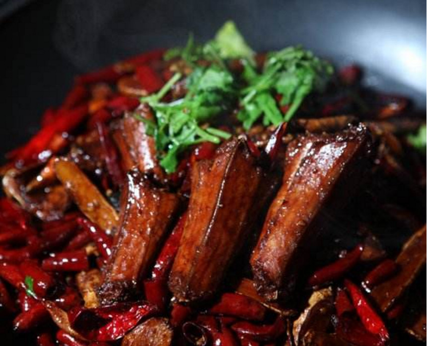 岳阳姜辣蛇:湘菜中最辣的菜,挑战你的味蕾,就问你怕不怕?