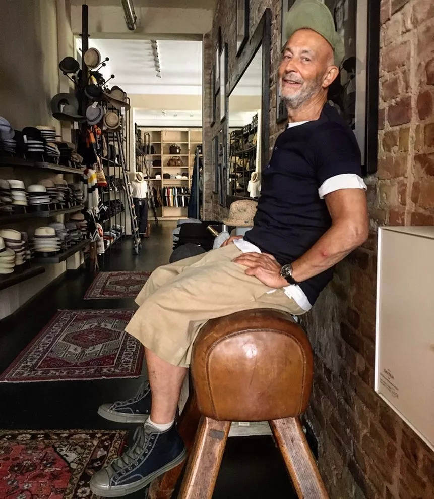 这个70岁的老头分分钟秒他一地|工装|背带裤|品牌_新浪网