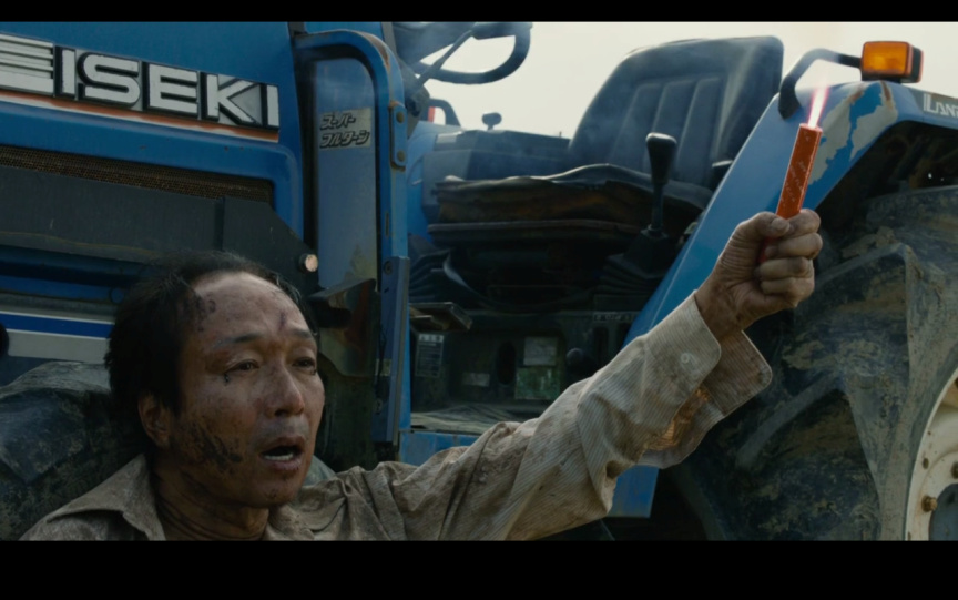 这辆开往鹿儿岛的火车经过隧道,所有人的脸上都涂满了灰.