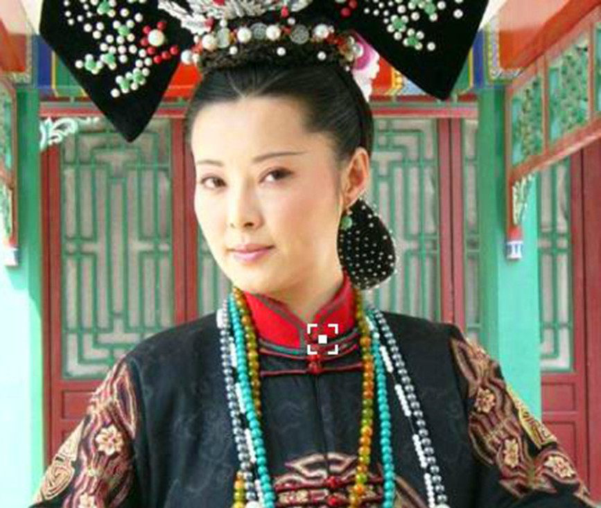 《一代妖后》《火烧圆明园》中饰演的慈禧2,斯琴高娃在《日落紫禁城》