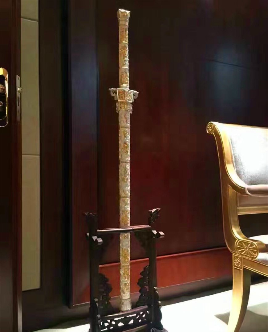 鬼斧神工乾隆皇帝的天子剑现在工艺都是无法超越的技术