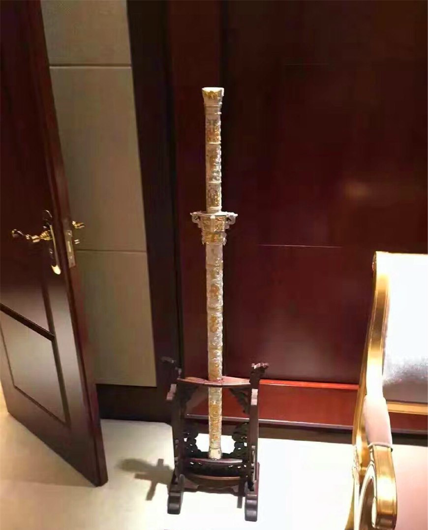 鬼斧神工乾隆皇帝的天子剑现在工艺都是无法超越的技术