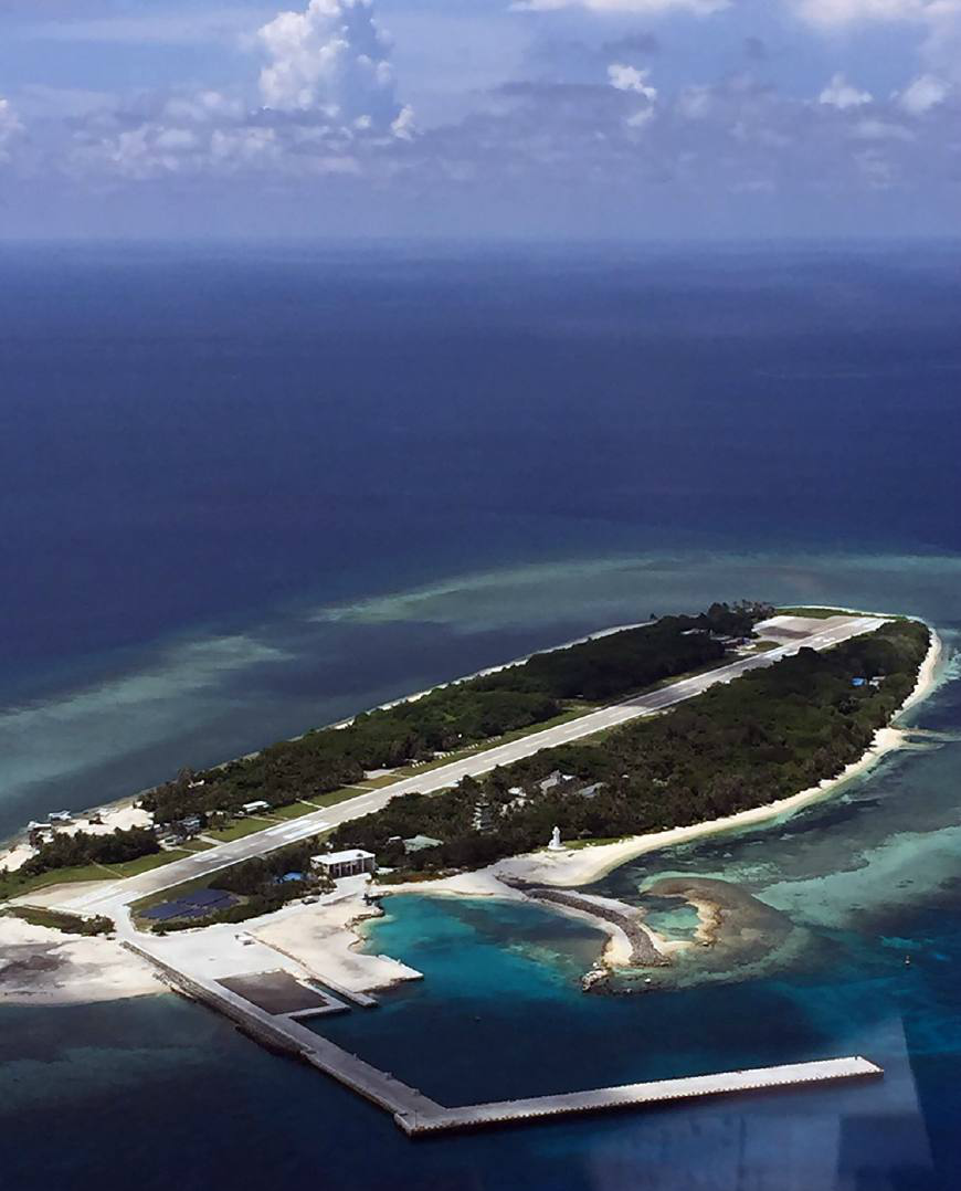 中国南海美丽岛屿航拍太平岛