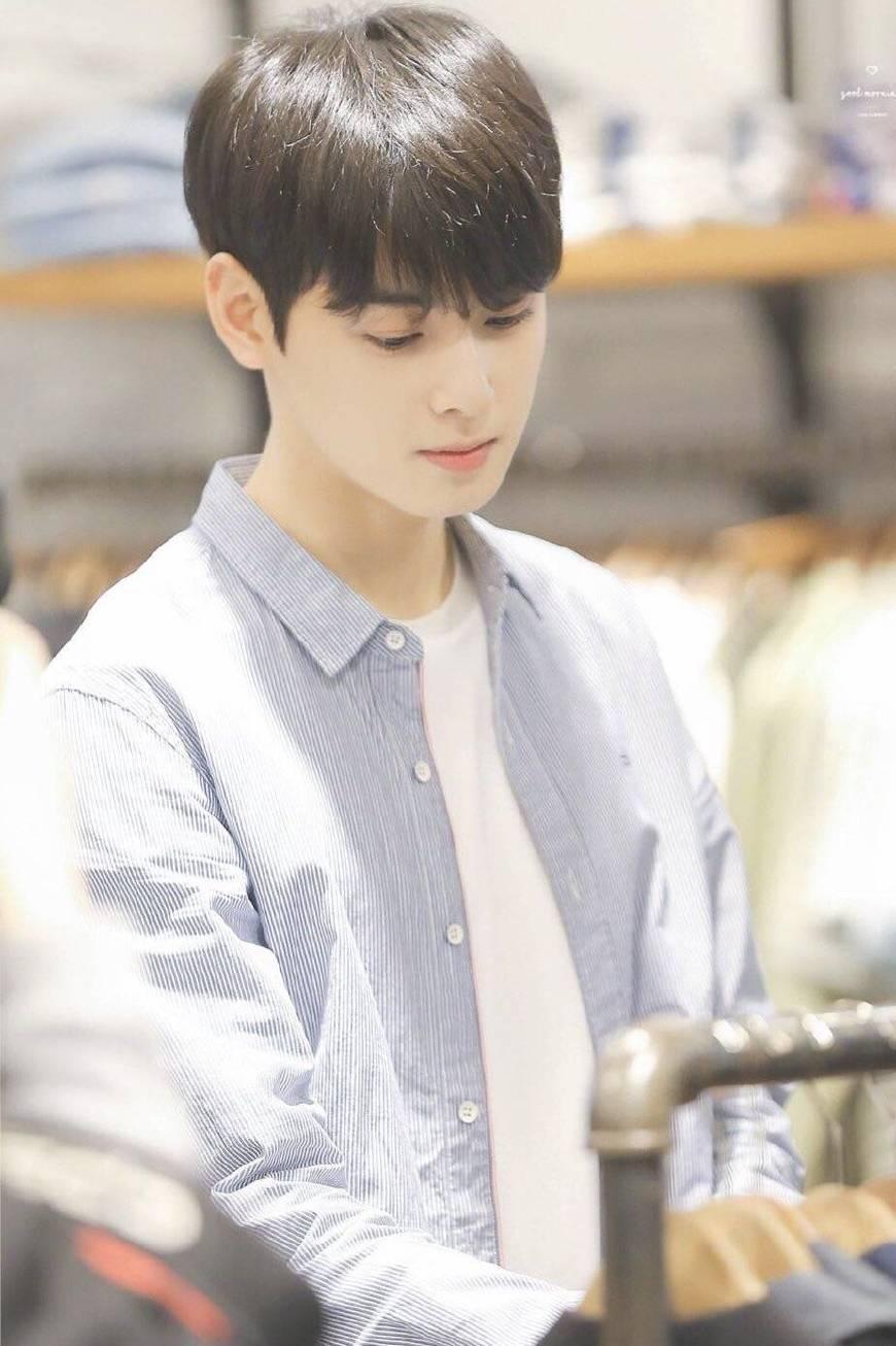 撕漫男车银优的制服秀帅出新高度, 被称是360度拍摄无死角的颜值