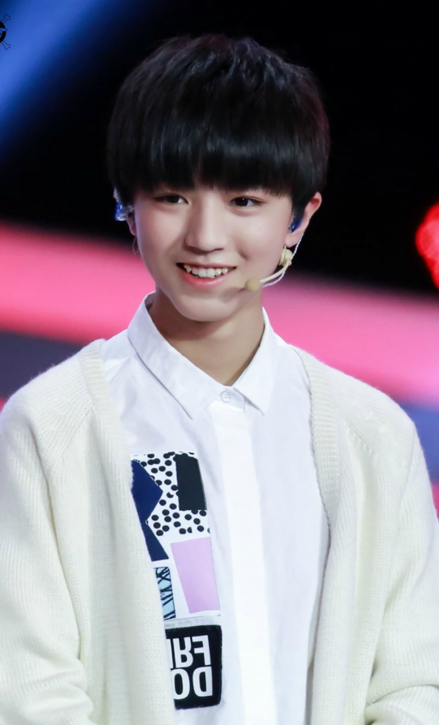 王俊凯性感小虎牙你有没有舔一舔的欲望,这样的男朋友你能用多久