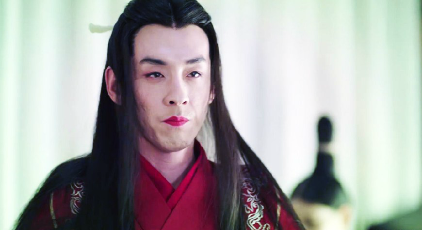 虎啸龙吟 中三个人男扮女装 这个人却是女扮男装