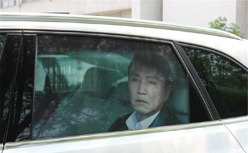 达康书记车贴在《战狼2》里面饰演的也是英勇无比,来款恶搞的康达书记