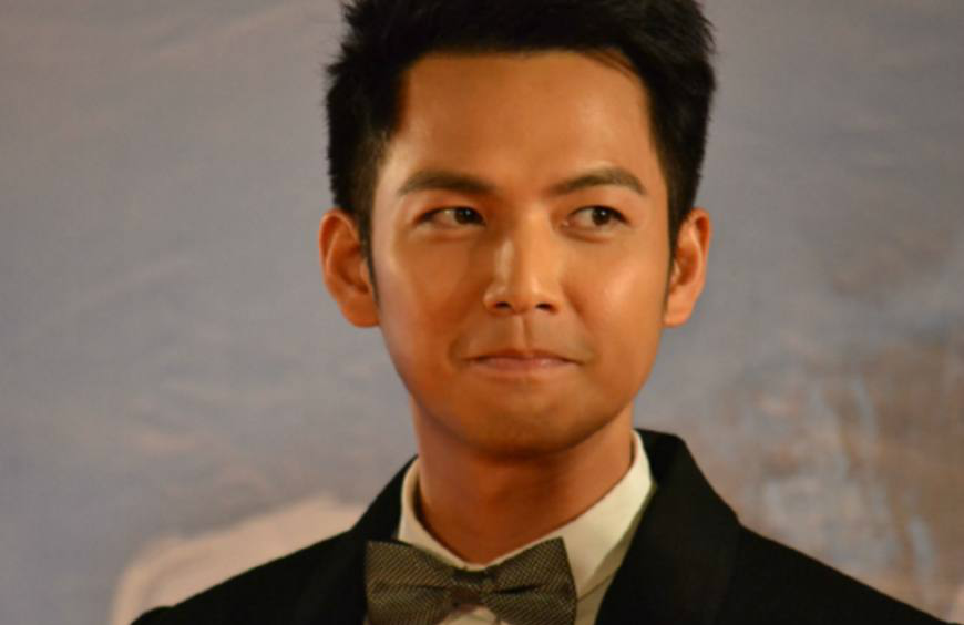 钟汉良18岁青涩照被爆光,真的是从小帅到大,这才叫高颜值男神