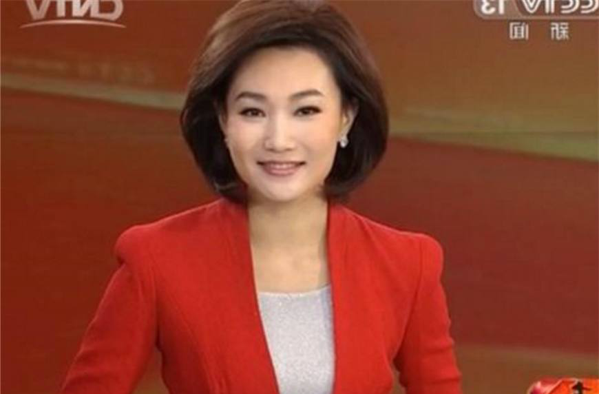 她是央视最美的主持人,39岁依旧未婚,时尚大方赢得观众认可|李梓萌