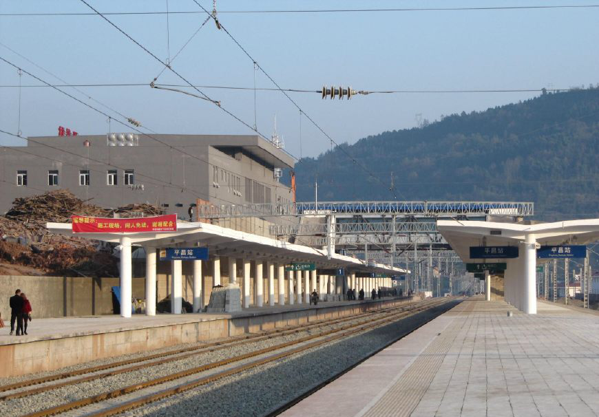 四川又一任性的火车站,服务周边30万人,一直建不完_新浪看点
