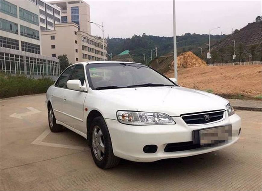 一万块买台六代雅阁大家说这辆车值这个价吗