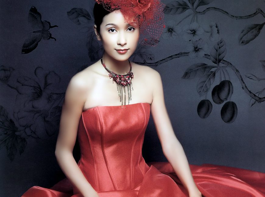 2003年,周正毅在上海因操纵证券交易价格等罪名入狱,失去资助的杨恭如