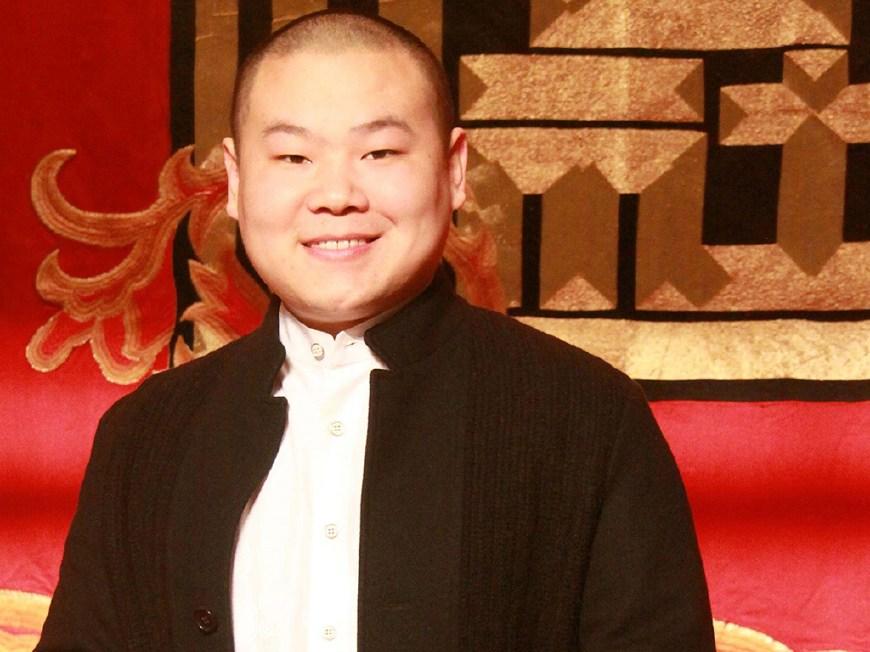 岳云鹏老照片走红网络那些年小岳岳也瘦过但没表情包好看