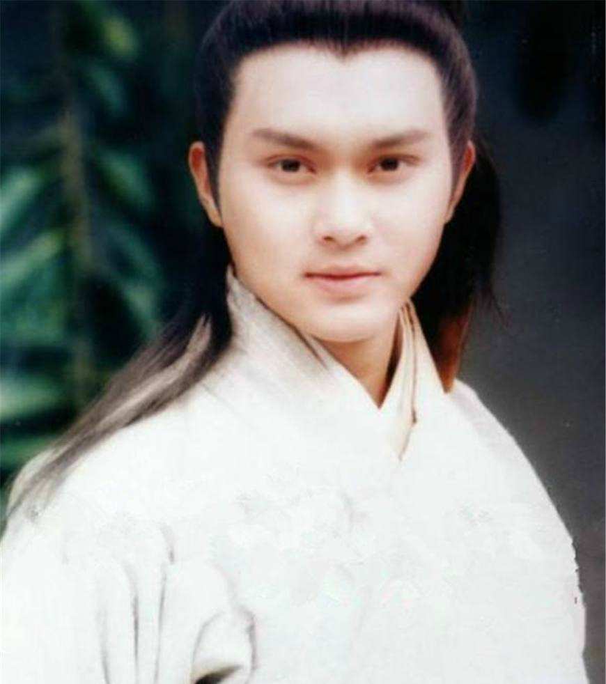 郭靖——张智霖饰出处:1994版《射雕英雄传》再次扮演:2016年《一年级