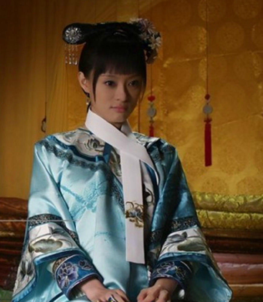 《甄嬛传》:甄嬛服饰变换,从清纯少女到后宫一方霸主