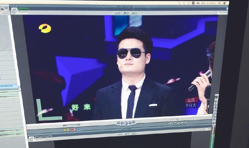 谢娜晒"黑衣人"小方自拍照, 如今已经开始接广告