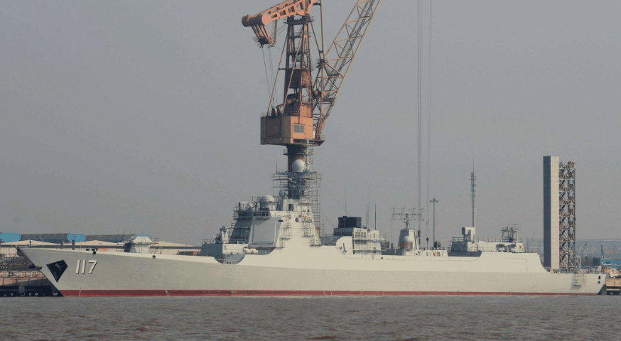 中国海军经过重大改进的多艘052d型驱逐舰已经下水.