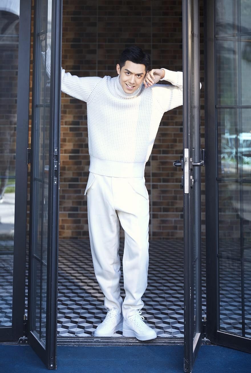 陈信喆《一个人的阴天》 回忆伤感渐行渐远