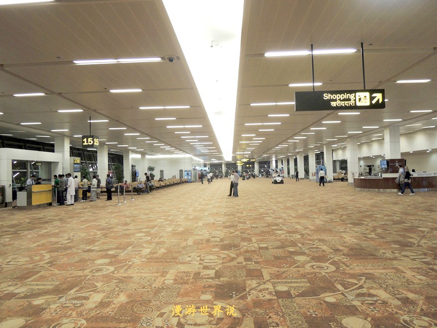 印度机场让人耳目一新的厕所标识,告诉我你该进哪个门?