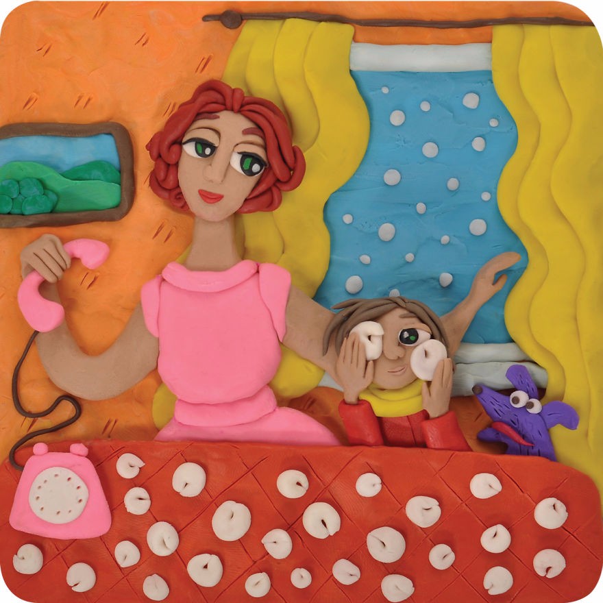 她用橡皮泥捏出童年的幸福生活,父母看到后满满都是感动!