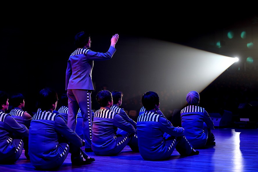 女子监狱春晚堪比颜值大餐 服刑人与同秀t台