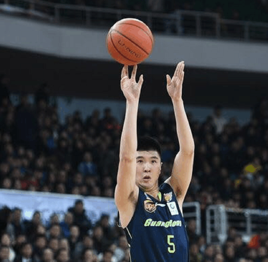 4记三分稳住军心, 广东新秀射手堪比诺瓦克, 力助球队全身而退