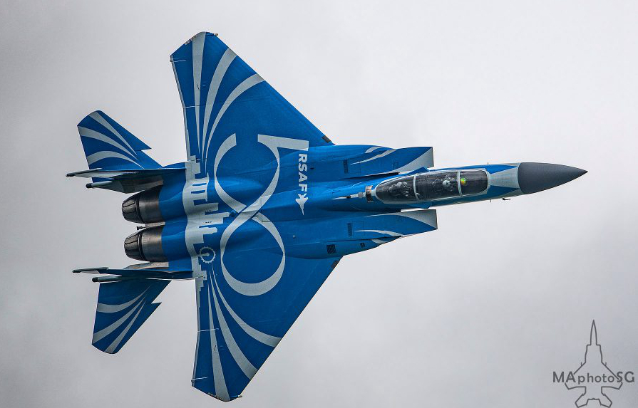 弹丸小国空军成立50周年 f15战机强悍出击 某项能力略胜我国