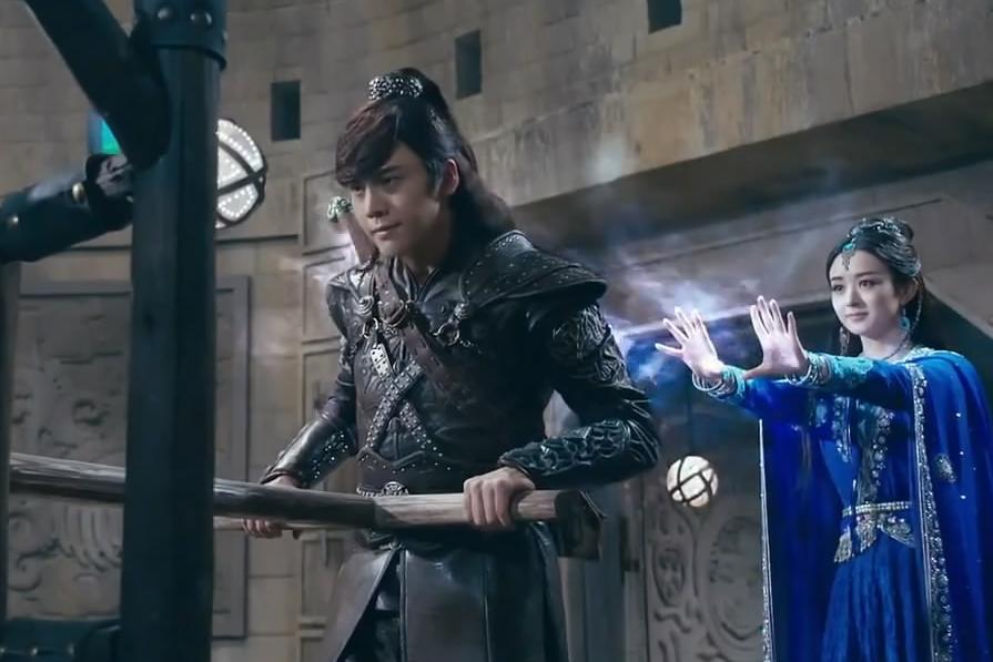 丁隐和玉无心合力修好神木剑,青云看着心里很不是滋味