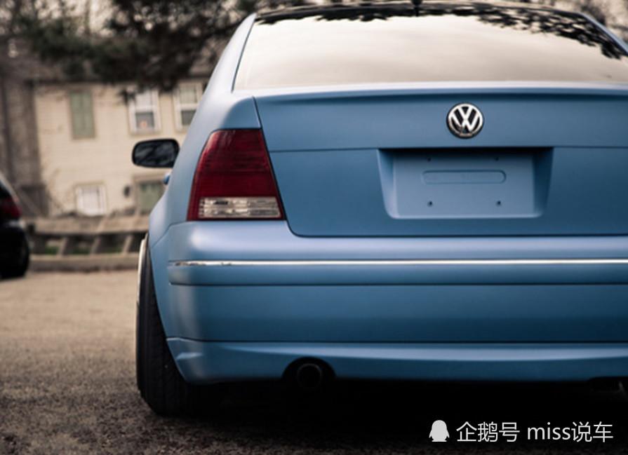 流行的hella flush改装经典老宝来 看着既复古又酷酷的