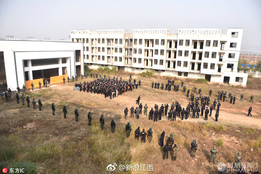 江西300警力抓获155人 收缴大量作案电脑、手