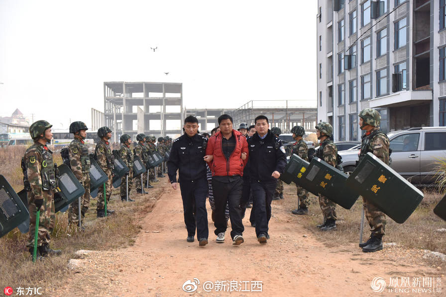 江西300警力抓获155人 收缴大量作案电脑、手