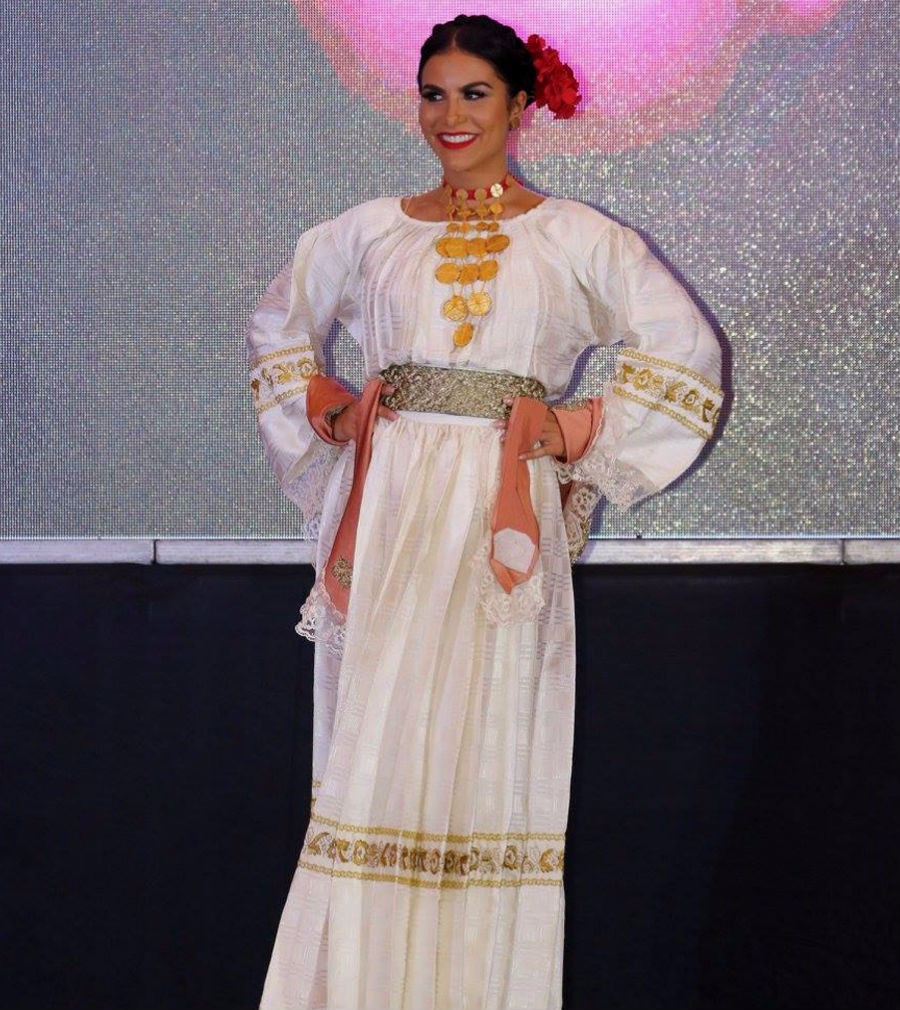 国外这些漂亮的民族服装堪称时尚秀