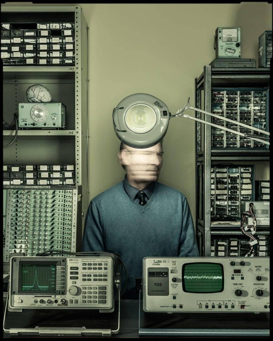 懒癌的最高境界为了实现脑控电脑疯狂的科学家选择了自开脑壳