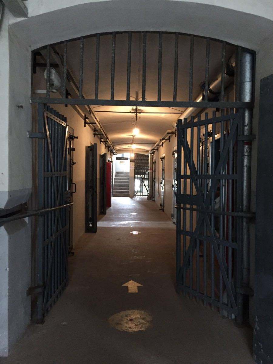 世界上第一位女子进男监狱,原因竟是她太危险!