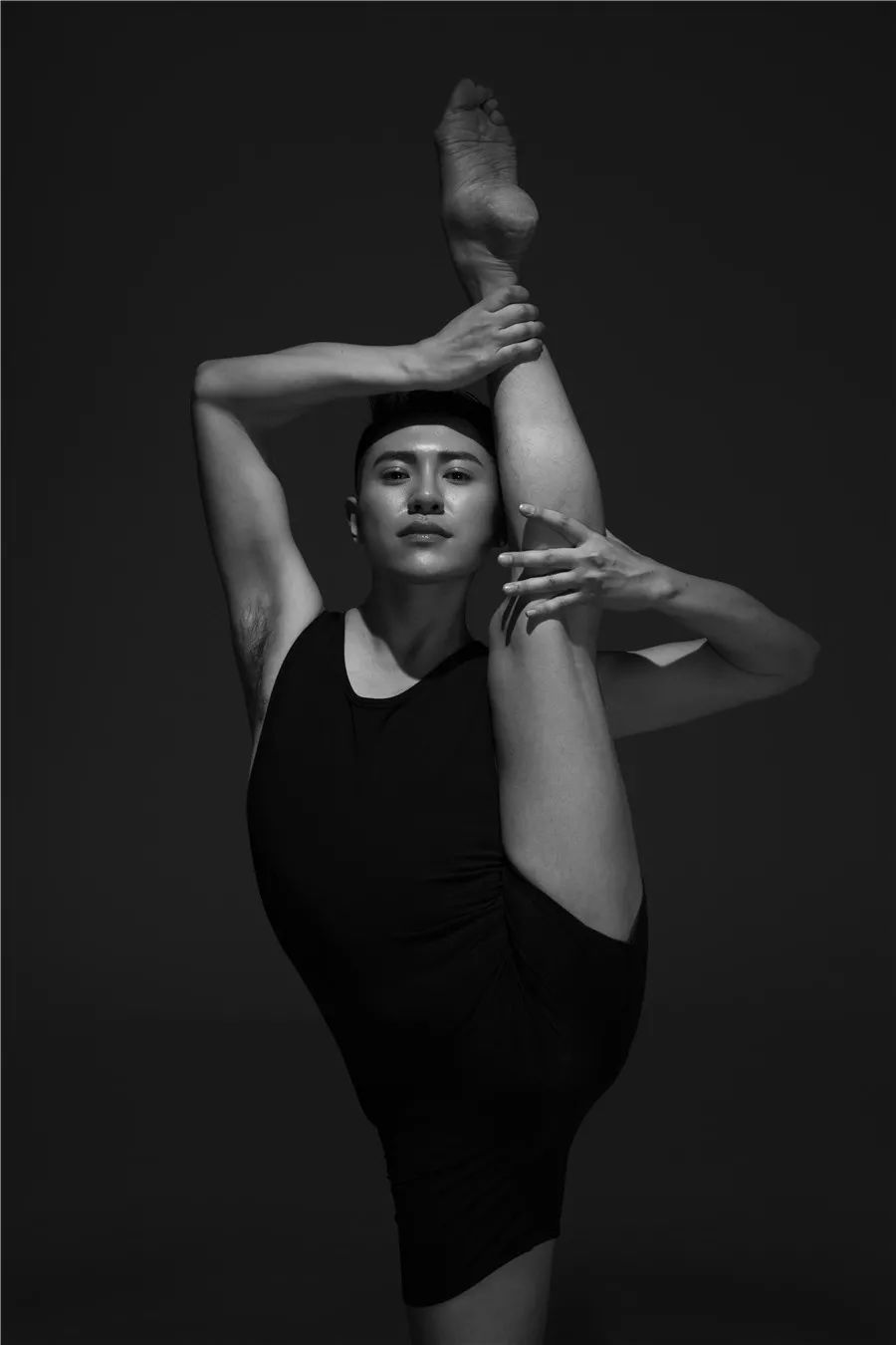 芳华里欺负苗苗,总坑黄轩的他,早被冯小刚贴上戏痴标签