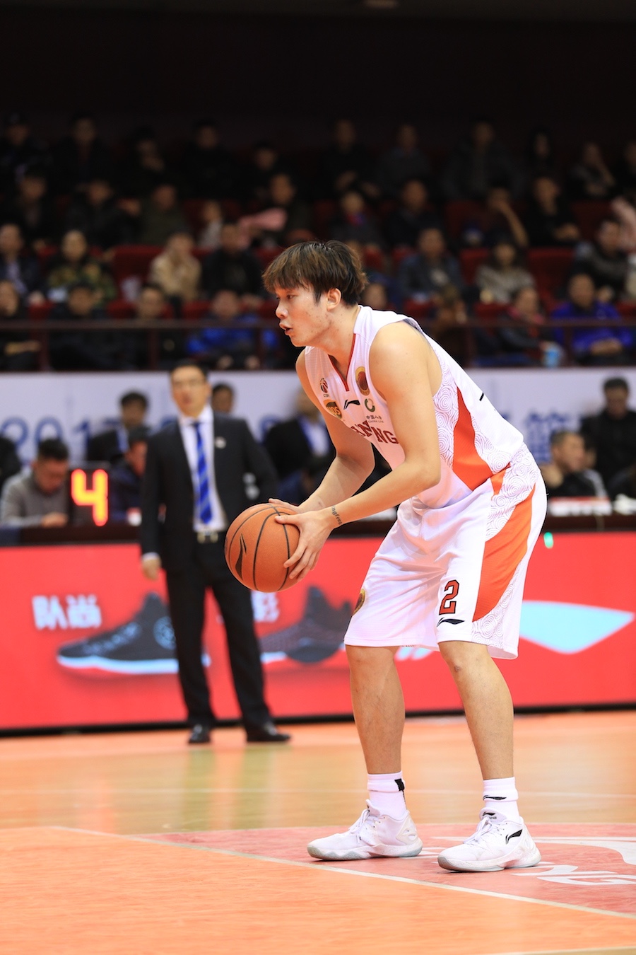 丁彦雨航再次获常规赛mvp!场均25.7分,本土第一人有啥悬念?