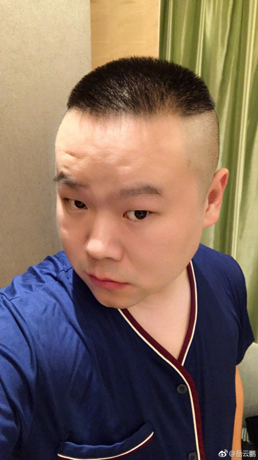 岳云鹏微博晒照非常可爱的妹子终于找到你