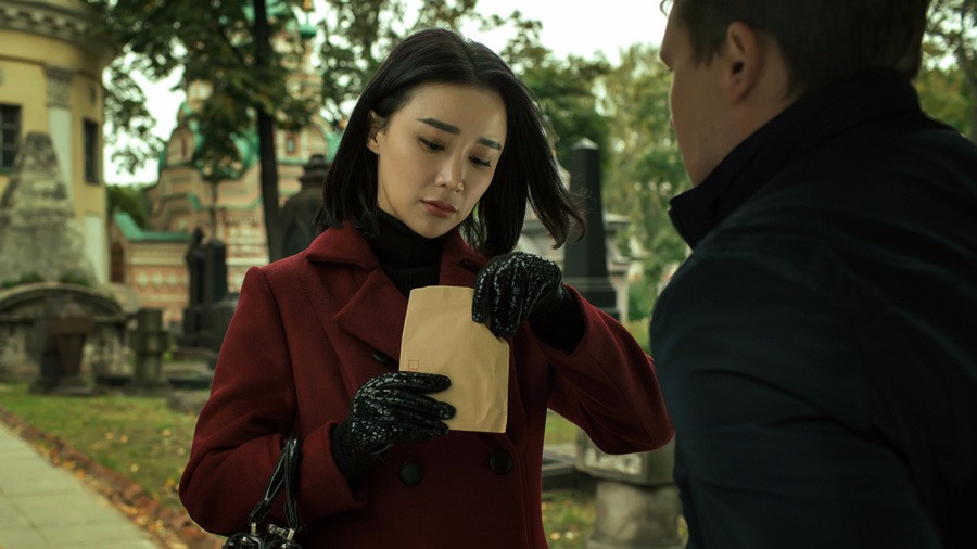 姚芊羽首次以反派二姐角色出现在电视剧《莫斯科行动》中,解锁另类