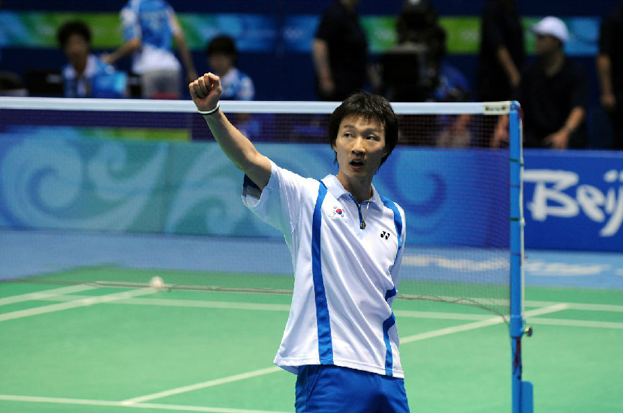 谌龙打得安塞龙伤退,时隔一月复仇李炫一,中国龙王者归来