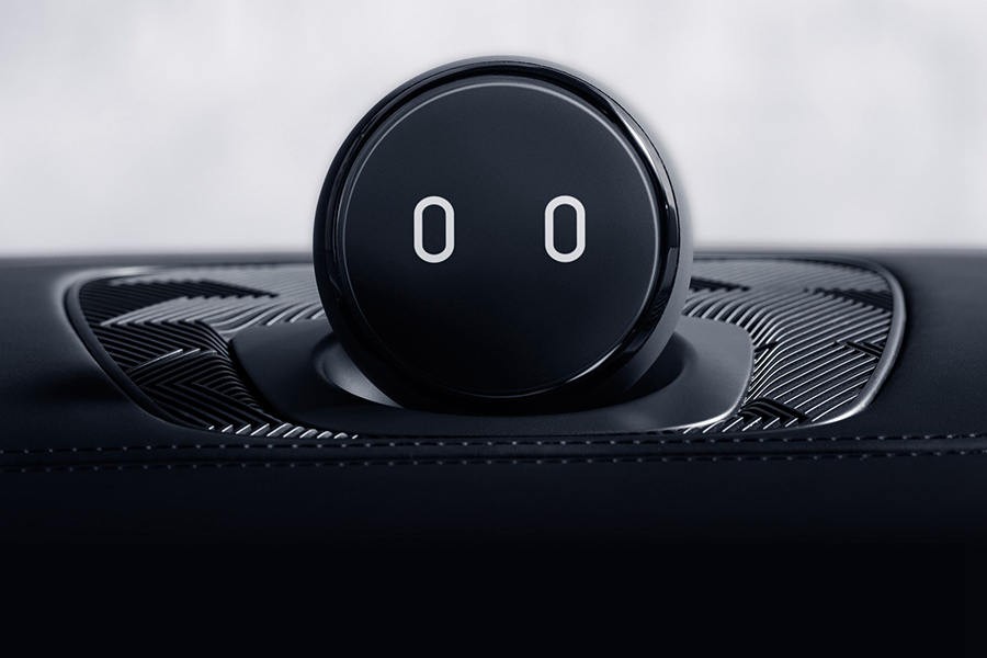 「图」搭载 nomi 人工智能系统,使得蔚来 es8 更有情感,有温度 尾巴