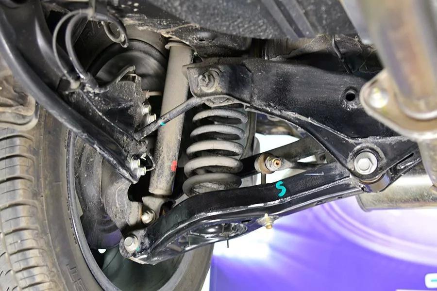 管线保护到位, 10万块的cs55都有多连杆后悬架, 还要啥自行车?