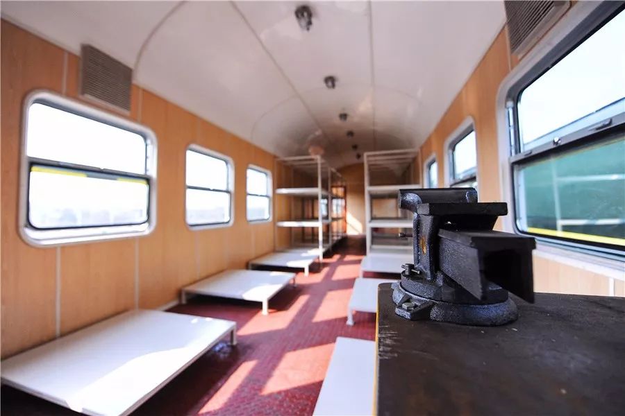 一般人无资格乘坐,能坐的人却又倍感无奈|宿营车|星级酒店|火车_新浪