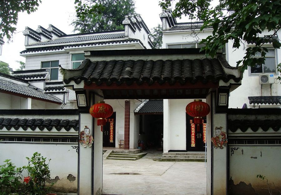 粉墙黛瓦石塘村